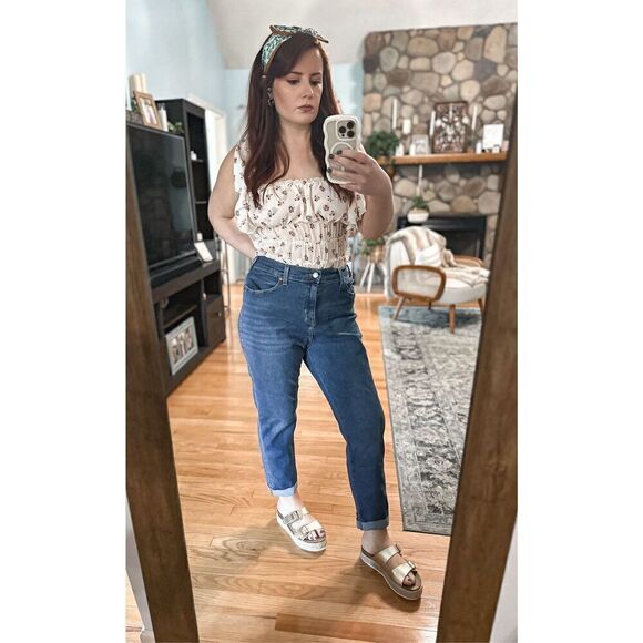 Levis Dark Wash Jeans - Picture 9 of 10